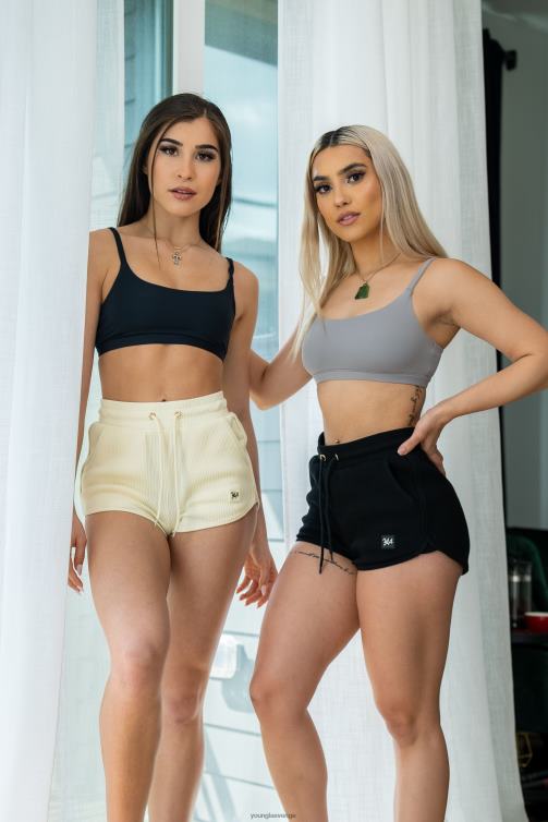 YoungLA kvinnor w113 peachy korta shorts elfenben Kläder 62TXL1101