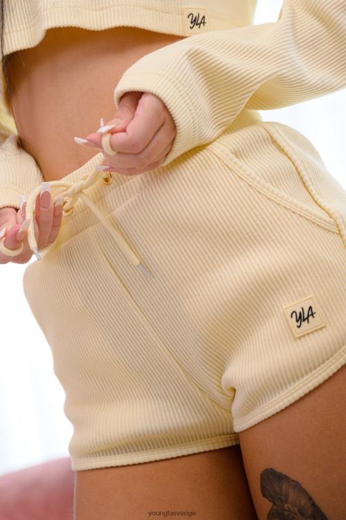 YoungLA kvinnor w113 peachy korta shorts elfenben Kläder 62TXL1101